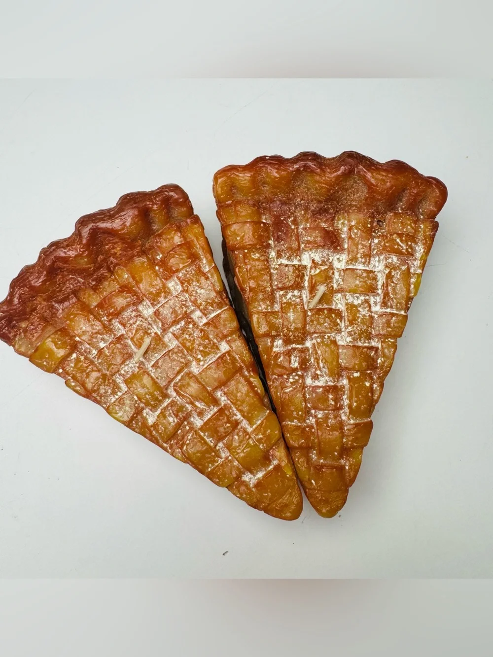 Novelty apple pie candles